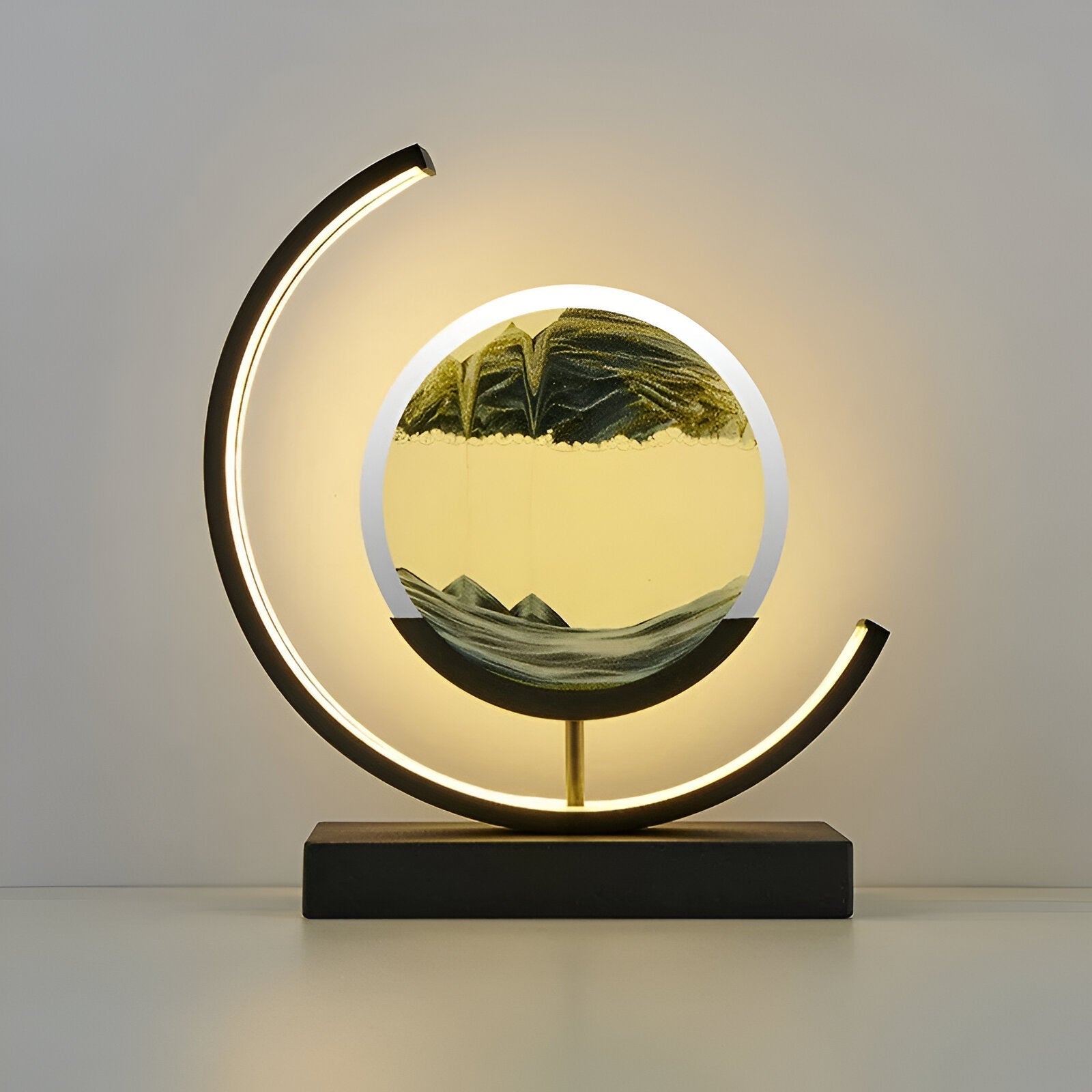 Minimalistische Lampe mit warmer Atmosphäre